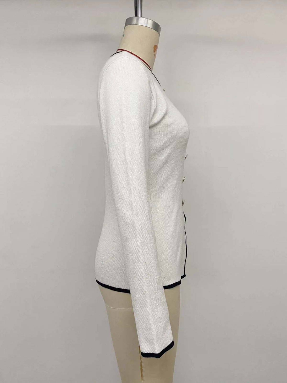 Contrast Trim Button Decor Knit Top