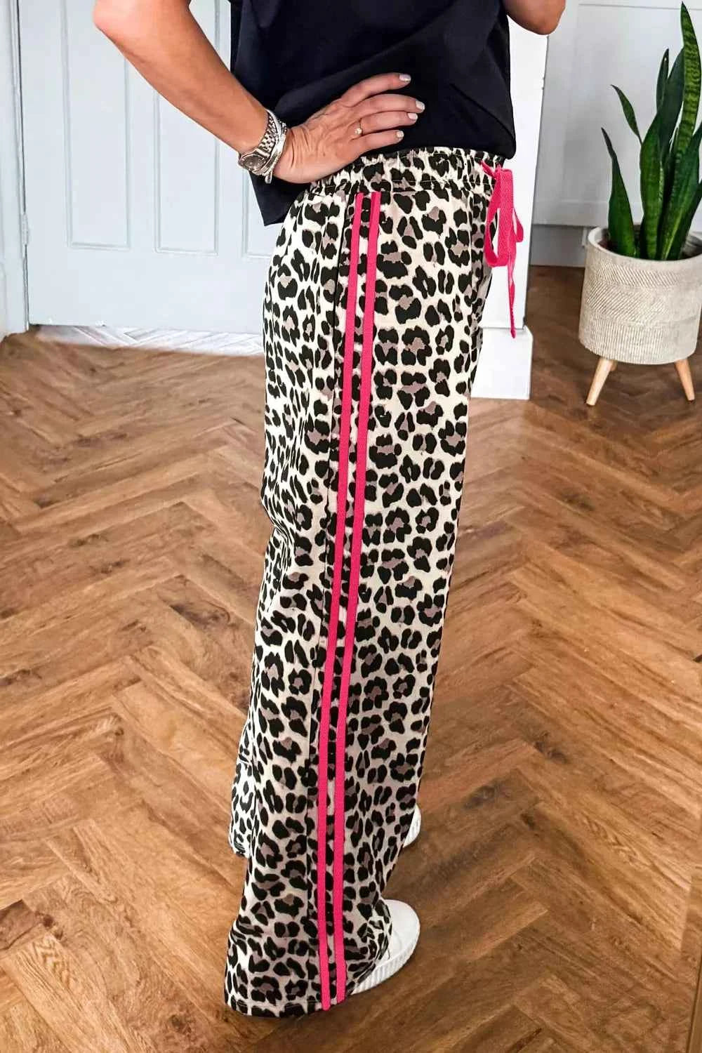 e Leopard Print Drawstring Waist Regular Fit Casual Pants