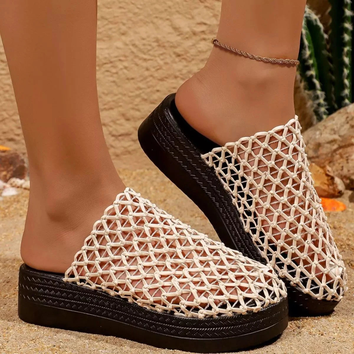 Round Toe Platform Sandals